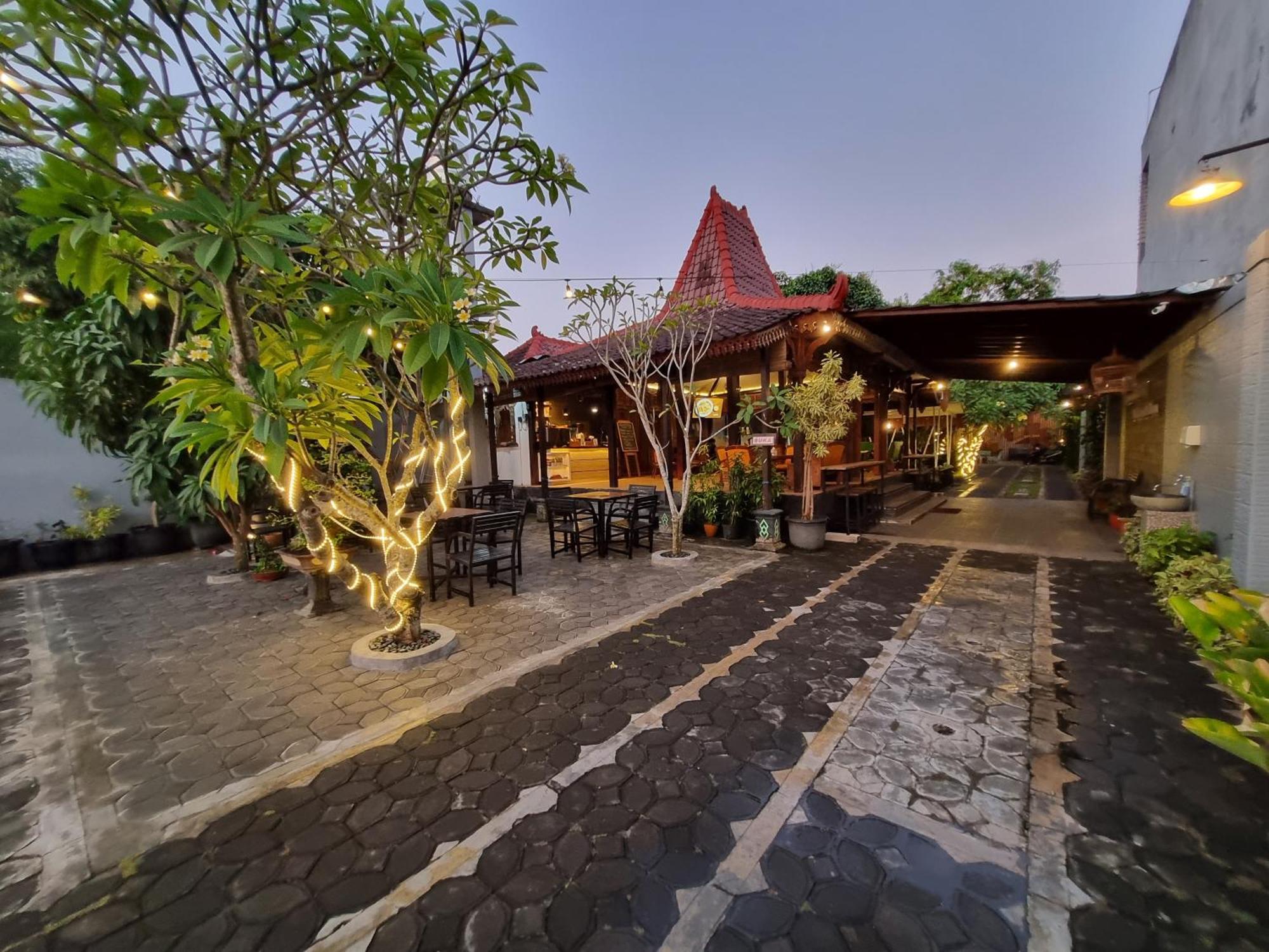 Omah Nayan Hotel Maguwo Buitenkant foto